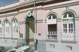 Formalización y suspensión del proceso para una mujer que robó ropa en un comercio del centro