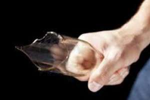 Joven que rapiñó un almacén con el pico roto de una botella deberá cumplir arresto domiciliario nocturno