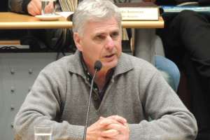 Duclosson reclama beneficios para empresas que tomen a personas de 50 años o más