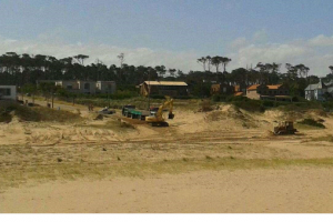 Expertos lanzan alerta tras autorización para tres nuevos estacionamientos en playas de Maldonado