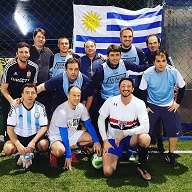 Con un partido de fútbol y un asado se saldó diferencia entre Punta del Este y Pinamar; participaron autoridades de ambos balnearios