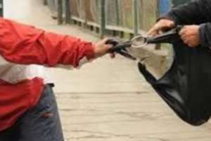 Le arrebató la mochila a una mujer, pero fue aprehendido y condenado