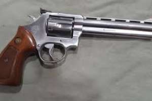 Condenaron al sujeto que llevaba un arma de fuego e intentó darse a la fuga