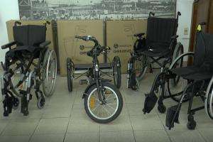 Solidaridad: IDM recibe donación de materiales ortopédicos para personas con discapacidad