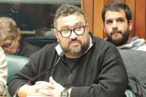 Edil Andrés de León propone que la rebaja de combustibles de extienda a todo el país durante el verano