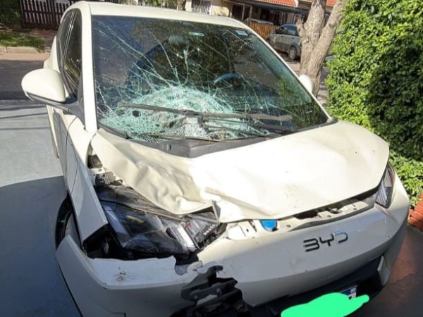 Un automóvil chocó c...