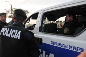 Investigan rapiñas contra un supermercado y un motociclista