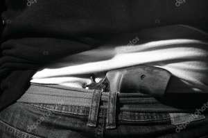 Imputaron a un hombre que circulaba en moto por Maldonado Nuevo llevando un arma de fuego