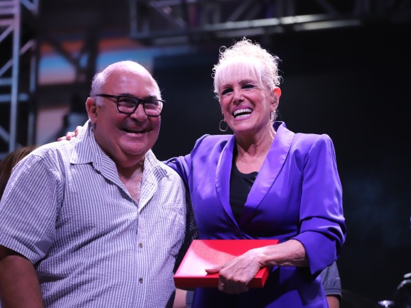 “Fue una noche mágica”: Valeria Lynch dio un show en Piriápolis y recibió las llaves de la ciudad