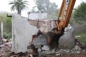 Demolieron otras dos viviendas en El Placer
