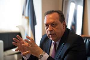 Buenos Aires: ministro Santos le dio la bienvenida a los 1.500 participantes en la FIT