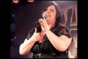 Natalia Cafrée presenta "Entre amores y desamores" 