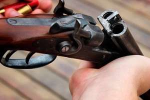 Adolescente formalizado por llevar una escopeta en su mochila