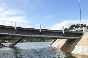 Intendencia creará una pasarela metálica sobre el arroyo Maldonado