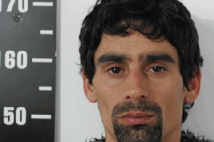 Atraparon a un sujeto que circulaba en una moto robada en la casa de un preso