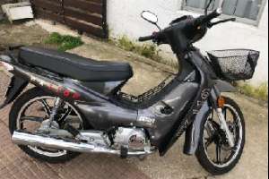 Robaron moto a guardavidas