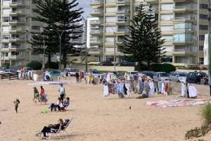 Reclaman por servicios de reposeras en playa y vendedores ambulantes: cuestionan posible "amiguismo"