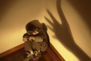 Piriápolis: condenaron a un hombre que castigaba a su hijo de 11 años