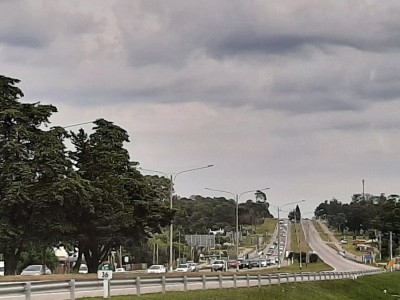 Conductor que circulaba por ruta interbalnearia sufrió un pico de glicemia y chocó tres vehículos