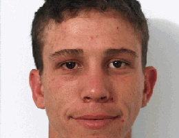 Robó un gorro en una camioneta en San Carlos, salió a lucirlo y el dueño lo atrapó