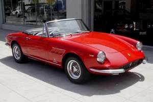 Está circulando en Punta del Este una Ferrari que cuesta casi 3 millones de dólares