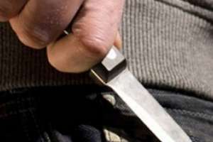 Apuñalaron a rematador y agresor se entregó a la policía