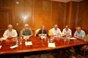 Intendente y Ministra de Turismo llamarán a una reunión a propietarios de supermercados por excesivo remarque de precios