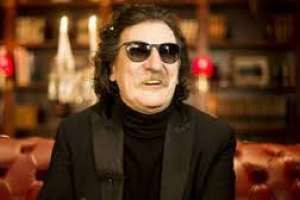 Charly García se encuentra en Punta del Este descansando pero actuó de onda en un bar de La Juanita y una cervecería de Punta Ballena