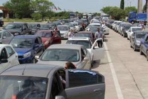 La llegada de argentinos en enero cayó 41%, según datos de Migración