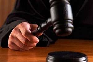 Formalizaron a un hombre por el delito de calumnia, pero el proceso está suspendido