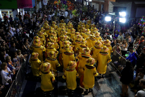 San Carlos recibió el desfile inaugural del carnaval departamental