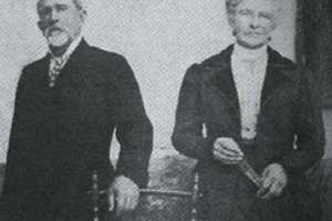 Presentan el libro sobre la historia de Burnett, pionero en la plantación de pinos en Maldonado