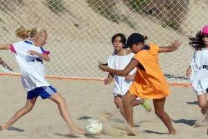 Amplían el proyecto de fútbol femenino a Cerro Pelado