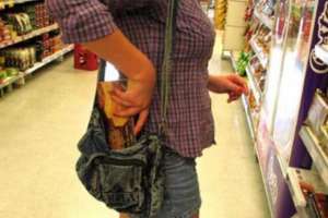 Detuvieron a una mujer que intentó robar en un supermercado de Piriápolis