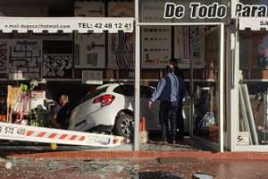 Conductora encandilada se metió de lleno a barraca Punta del Este