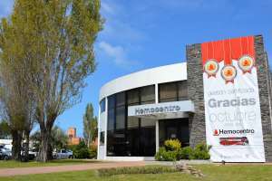 Pre candidatos presidenciales visitan el Hemocentro