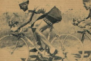 Reconocen a Moyano ante los 50 años de su quinta "Vuelta"