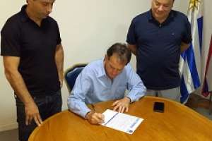 Guido Manini Ríos y Enrique Antía firmaron contra la Ley de Inclusión Financiera