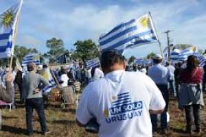 “Un solo Uruguay”: ya tendría que haber firmado un millón de uruguayos contra la inclusión financiera obligatoria