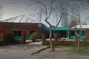 Sorpresa y media: Maestros y alumnos de la Escuela 96 de Cerro Pelado encontraron aulas vandalizadas