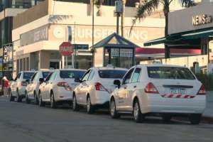Taxistas preocupados por la falta de visitantes en Punta del Este y por reducción de los vuelos