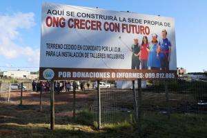 Se colocó la piedra fundamental en el nuevo terreno de la ONG "Crecer con Futuro"