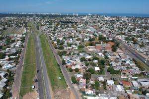 Se mantienen cambios de la circulación por obras en Bulevar Artigas y Camino Vialidad