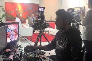 Canal 11 está al aire “en forma provisoria” y emite sus programas tras el incendio del sábado