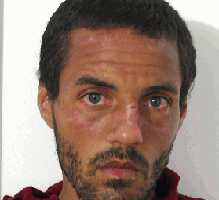 Ingresó a una casa, robó un par de championes y fue enviado a la cárcel