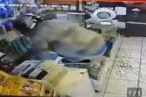 A punta de cuchillo un hombre rapiñó panadería en Piriápolis