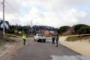 Ruta 10 está cortada por acumulación de arena