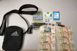 Investigación por arrebatos: formalizaron a un adolescente que tenía un arma y dinero