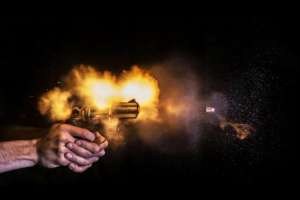 Se investiga una rapiña: realzaron disparos y se llevaron una moto