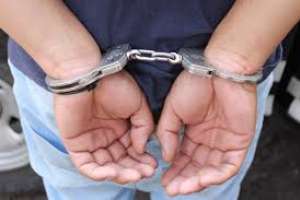 Se desacató, agredió a los policías y lo terminaron condenando